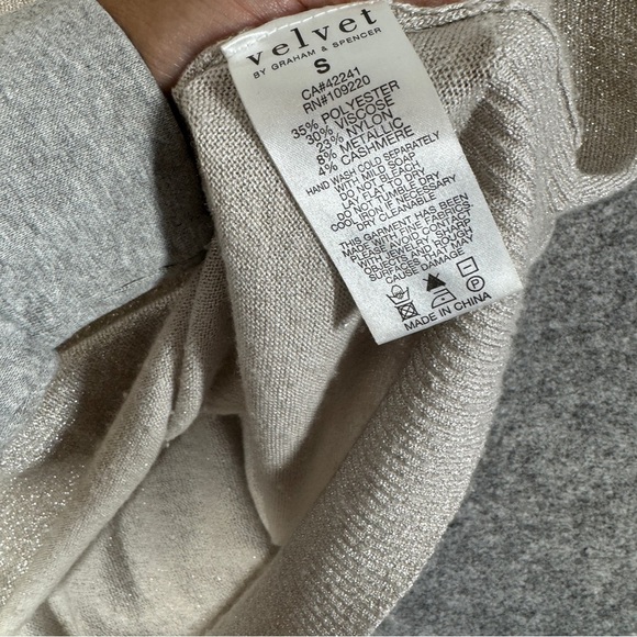 Velvet by Graham & Spencer Metallic Silver Cowl Neck Top 3/4 Sleeve Size S - Picture 6 of 12